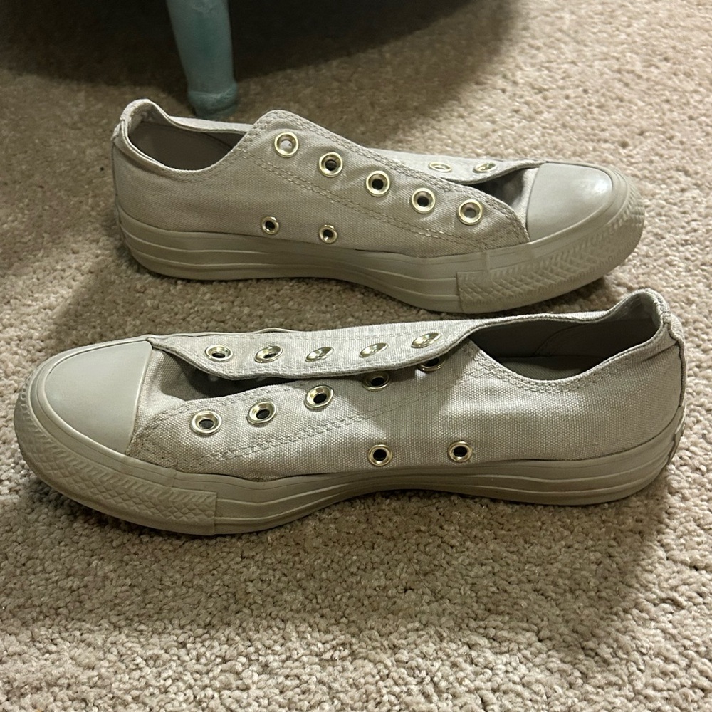Converse Chuck Taylor All Star sneakers neutral off-white or beige color Size 6